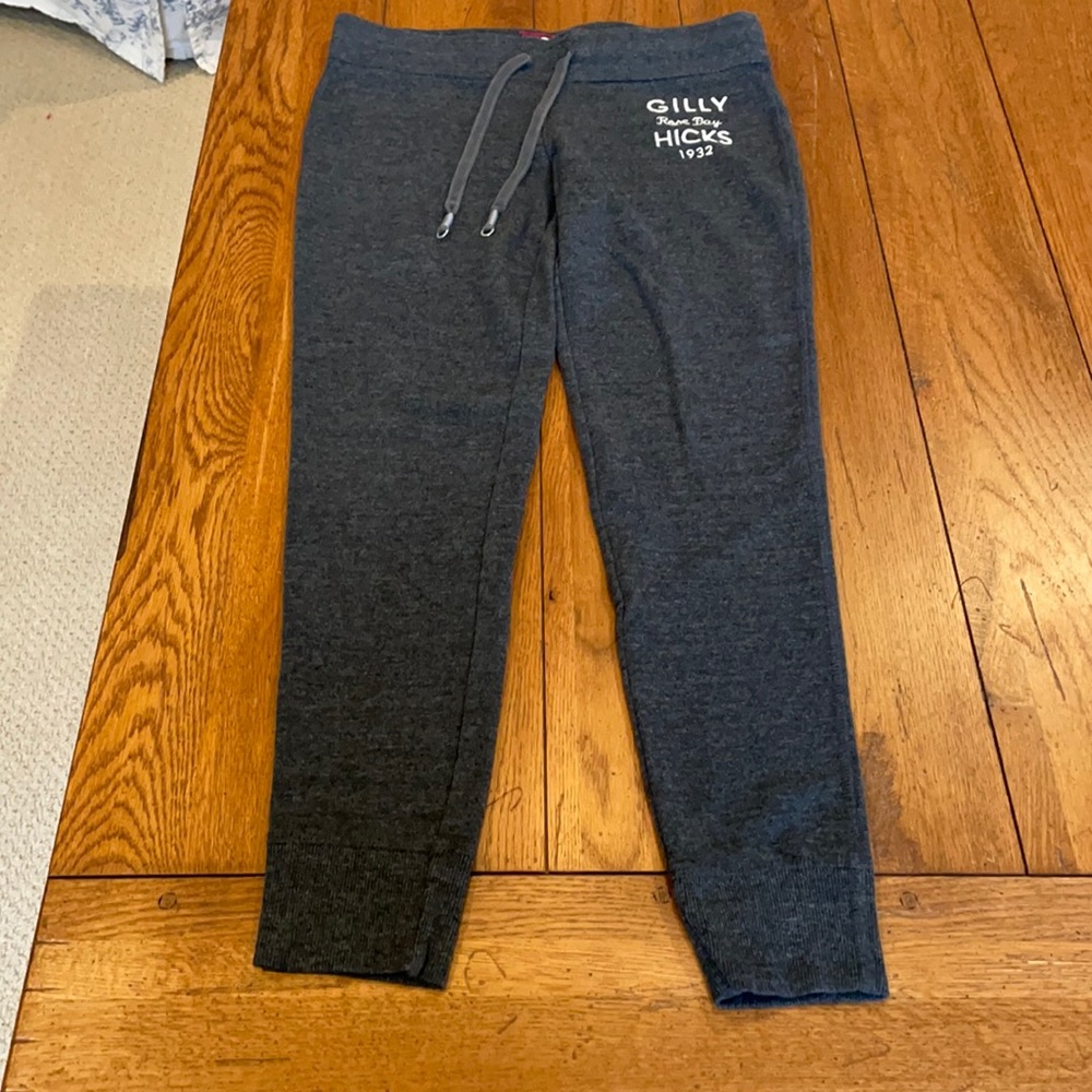 Gilly Hicks, Grey Leggings